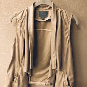 Tan/gold vest
